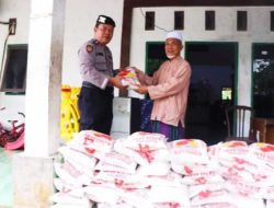 Polres Serdang Bedagai gelar pemberian bantuan sosial dalam rangka membantu warga masyarakat yang kurang mampu di wilkum Polres Serdang Bedagai di Pondok Pesantren Jakiyun Najah Desa Firdaus Kecamatan Sei Rampah