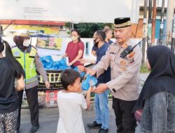 Polsek Percut Sei Tuan Berbagi Takjil Di Depan Kantor Unit Lantas Polsek Percut sei tUan