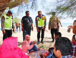 Kapolres Mandailing Natal AKBP H. Muhammad Reza Chairul Akbar Sidiq Berkunjung ke beberapa Lokasi Objek Wisata pantai di Beberapa Kecamatan Wilayah Pantai Barat