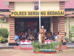 Bupati Serdang Bedagai memimpin apel gelar pasukan Operasi Ketupat Toba 2023 dalam rangka pengamanan perayaan Idul Fitri 1444 H di wilkum Polres Serdang Bedagai dengan thema “Mudik aman berkesan”
