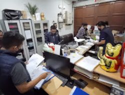Tim Gabungan Direktorat (Dit) Reskrimum Polda Sumut menggeledah kantor PT Almira (ANR)