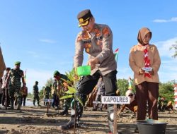 Kapolres Madina Ikuti Penanaman Pohon Magrove Serentak