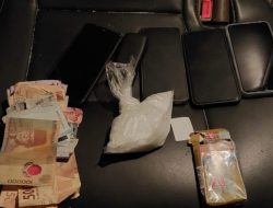 Personel Deninteldam I/BB melakukan Penggerebekan Di Rumah Salah Seorang Warga Yang Dikabarkan Sebagai Bandar Besar Narkoba,