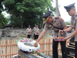 Dalam Rangka HUT Bhayangkara ke 77, Polres Madina Melaksanakan Ziarah dan Tabur Bunga