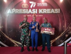 Polres Langkat dan Yon Mar 8 Harimau Putih Menerima Pemberian hadiah juara 3 kategori film Pendek TNI