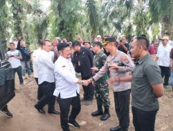 Kunjungan Menteri Pertanian RI ke Dsn.IV Desa Bah Sidua Dua Kec.Serba Jadi Kab.Sergai Dalam Rangka Panen Kelapa Sawit, Tumbang Chipping, Tanam Jagung Sebagai Perkebunan Partisipatif & kerja kolaboratif Dalam Akselerasi Peremajaan Kelapa Sawit