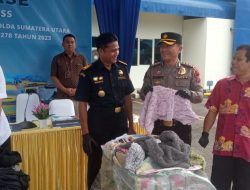 Tim Gabungan Bea Cukai Dan Polda Sumut Mengungkap Penyelundupan Pakaian Bekas Ilegal Dari Malaysia