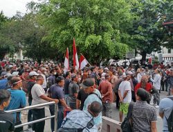 Polrestabes Medan Didemo, Minta Cepat Menindak Pelaku Teror
