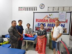 Butuh Uluran Tangan, KOMAZE Kota Medan Berbagi Kasih Terhadap Penderita Kanker Asal Kabupaten Nias Utara
