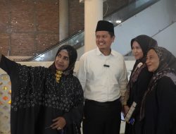 Tausiah di Masjid Agung Medan: Prof. Ridha Ajak Kaum Ibu Maknai Sabar dan Ikhlas