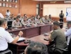 Kasat Lantas Pemantang Siantar AKP Gabrielah A Gultom S.Ik. MH Ikuti Rapat Penertiban dan Penataan Lalu Lintas Angkutan Jalan Di Ruang Rapat Kantor Dinas Perhubungan Provinsi Sumatera Utara