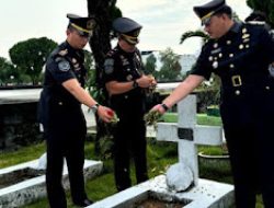 Peringati Hari Pengayoman Ke 79, Karutan Kelas I Medan beserta Jajaran Tabur Bunga di Taman Makam Pahlawan