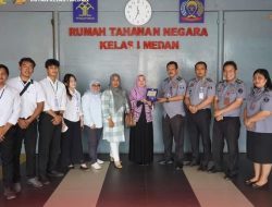 Mewakili dekan Fakultas Psikolog UNPRI melakukan kunjungan ke Rutan Kelas I Medan