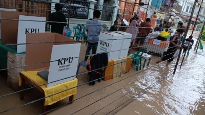 Gawat TPS Di Medan Terendam Banjir, Pemungutan Suara Diskors