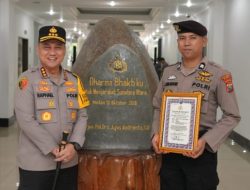 Personil Polresta Deli Serdang Terima Penghargaan dari Kapolda Sumut Atas Aksi Heroik Evakuasi Korban Banjir