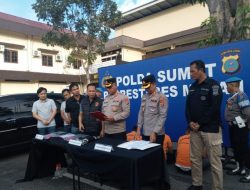 Kapolrestabes Medan Kombes Gidion Didampingi Unit Resmob Polrestabes Medan Iptu Eko Sanjaya Berhasil Amankan 4 Pria Debt Collector