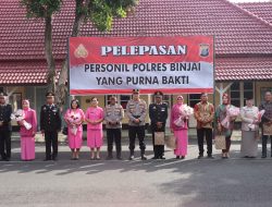 Polres Binjai Lepaskan Personil Yang Memasuki Masa Purna Bhakti Dengan Upacara Tradisi Kepolisian
