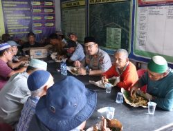 Momen Akrab Kapolres Langkat: Duduk Bareng Penarik Becak, Dengar Curhat Sambil Makan Bersama