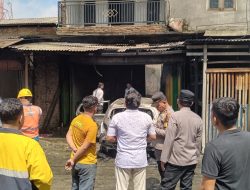 Kebakaran Mobil di Desa Firdaus, Polri dan Masyarakat Berhasil Kendalikan Api Tanpa Korban Jiwa