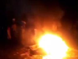 Minta Lokasi Perjudian 303 di TUTUP, Ratusan Warga Tiga Panah Lakukan Aksi Demo Bakar Ban di Jalan Lintas Kota Tiga Panah – Merek Lalulintas Macet Total