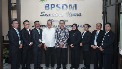 Wakajatisu Eko Adhyaksono Sebagai Penguji Pada Seminar Hasil Proyek Perubahan Pelatihan Kepemimpinan Nasional Tingkat II Di BPSDM Provinsi Sumut