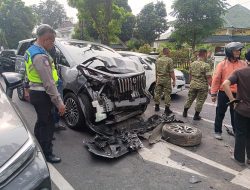 Mobil Denza Tabrak Lari di Mangkubumi, Picu Tabrakan Beruntun di Sudirman Medan