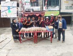 Jumat Barokah di Depan RSU Pirngadi, 720 Paket Dibagikan: Dari Donat hingga Nasi Ayam untuk Warga yang Melintas