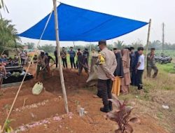 Polresta Deli Serdang Melalui Kapolsek Tanjung Morawa Sampaikan Belasungkawa dan Berikan Tali Asih kepada Keluarga Korban Tabrakan